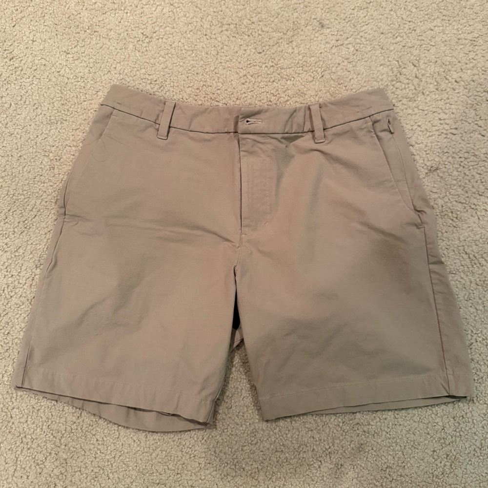 Lululemon Commission Shorts (size 34) 7” inseam